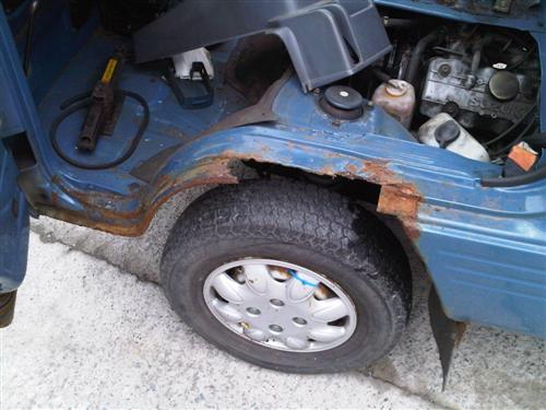 Bedford Rascal (Ernie) - Passenger front wheel arch before repair