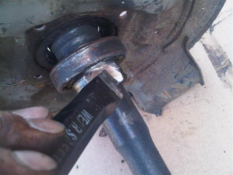 Bedford Rascal rear axle half shaft collar chiselling