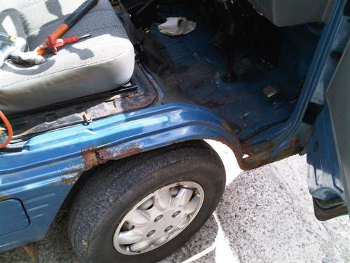 Bedford Rascal (Ernie) - front wheel arch repair